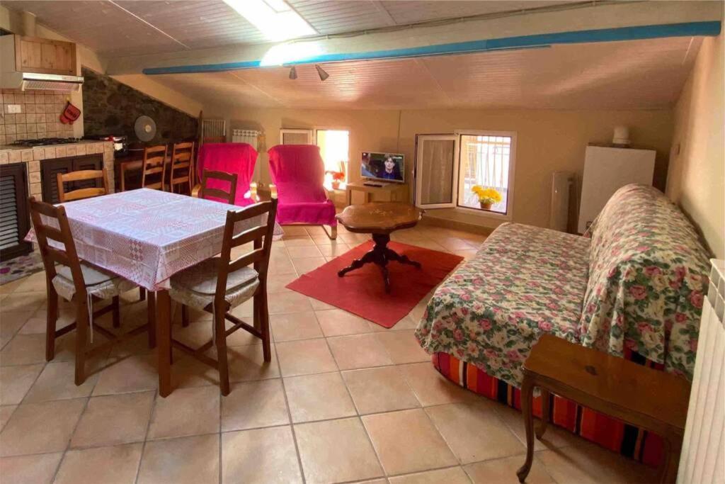 Alloggio Per Vacanze A Isolabona Экстерьер фото